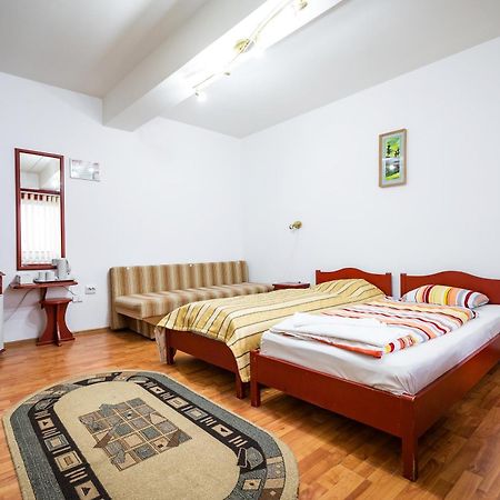 Hotel Sugas Sfântu Gheorghe Bagian luar foto