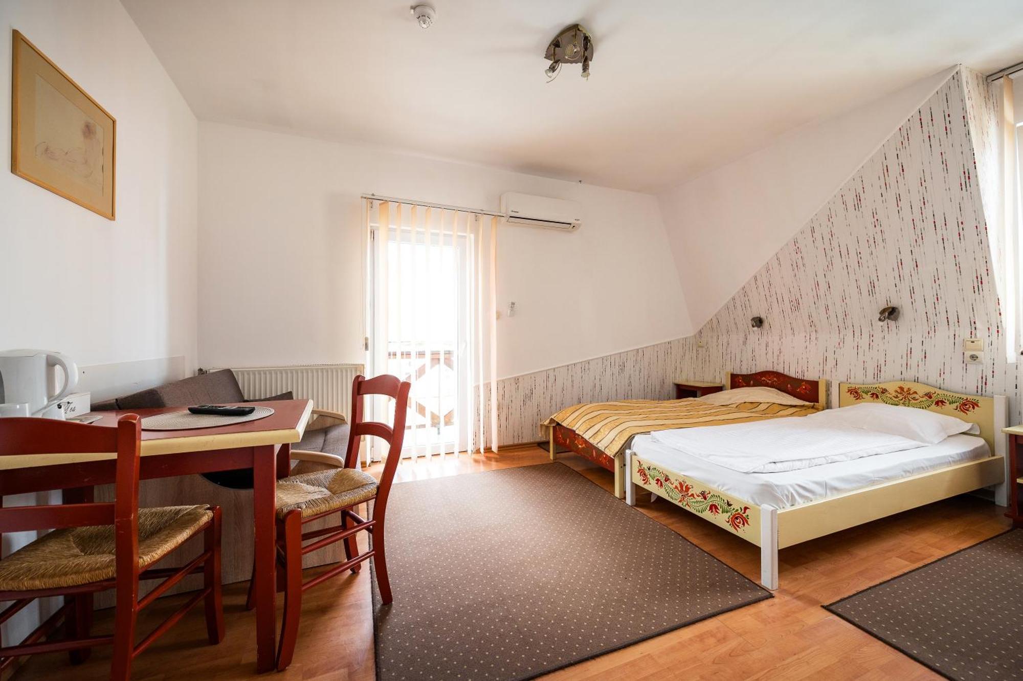 Hotel Sugas Sfântu Gheorghe Bagian luar foto