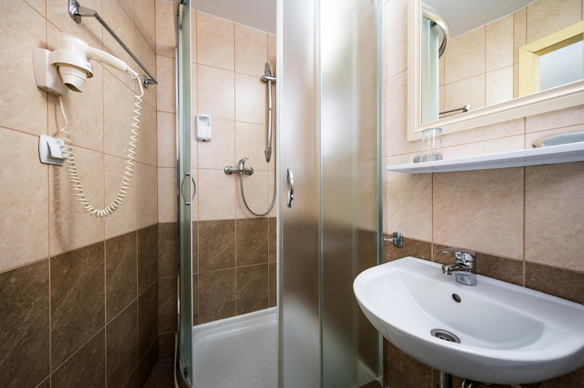 Hotel Sugas Sfântu Gheorghe Bagian luar foto