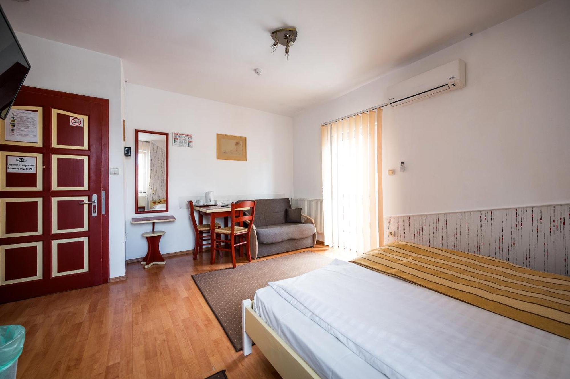 Hotel Sugas Sfântu Gheorghe Bagian luar foto