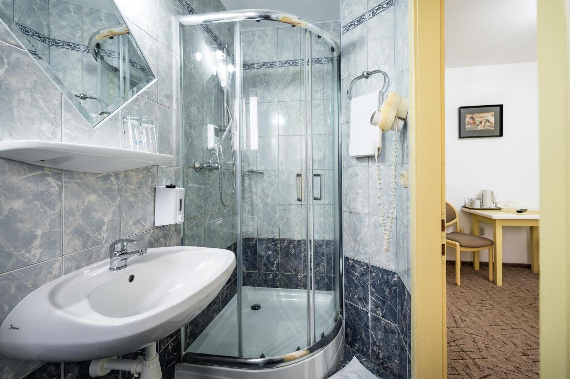 Hotel Sugas Sfântu Gheorghe Bagian luar foto