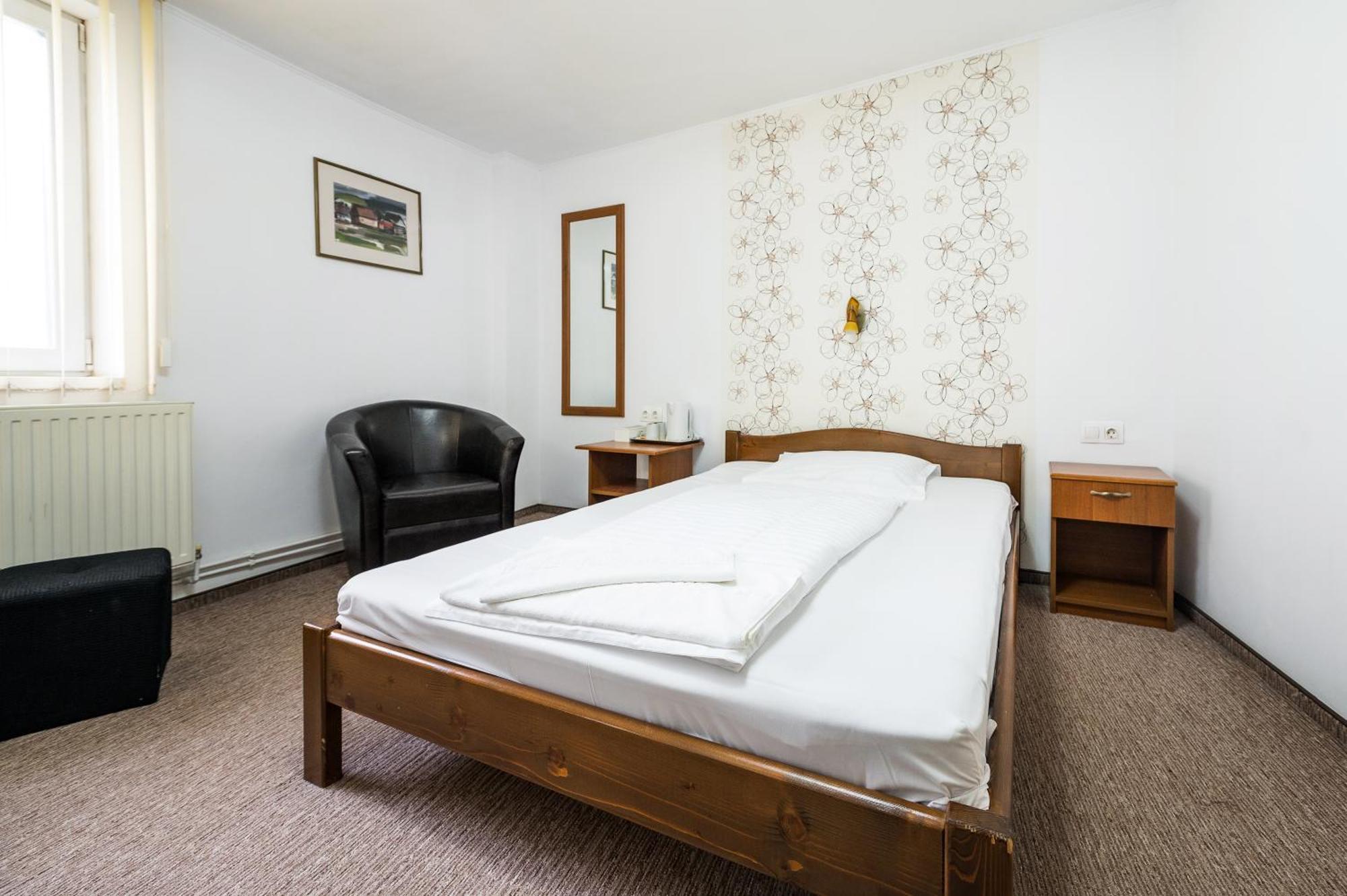 Hotel Sugas Sfântu Gheorghe Bagian luar foto